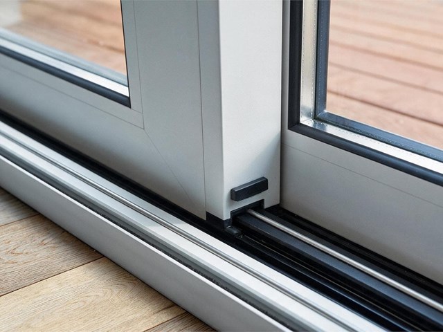 5 señales de que sus ventanas correderas antiguas están perdiendo eficiencia