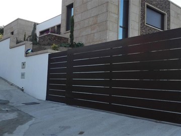 Fabricación e instalación de portales de aluminio 